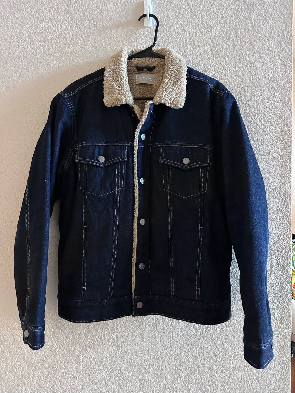 Everlane Navy Denim Sherpa-Lined Trucker Jacket with Cream Collar